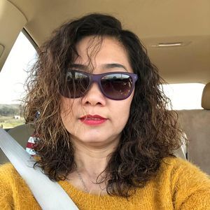 Meet your Posher, Julia